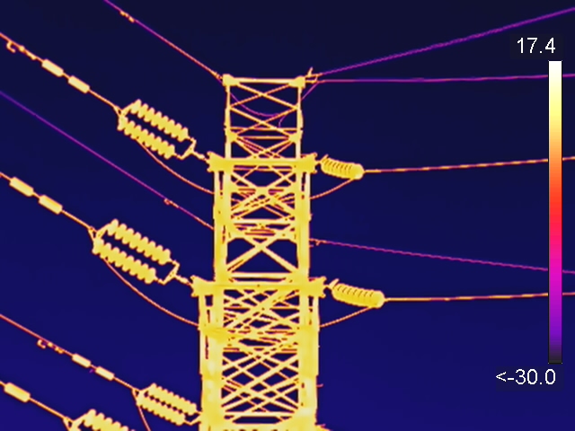 Termografia de torre de transmissão e isoladores