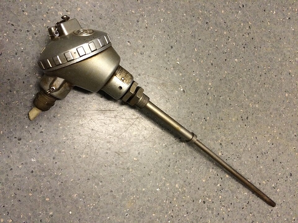 Sensor de temperatura RTD de platina (PT100), usado em medição de temperatura pontual industrial